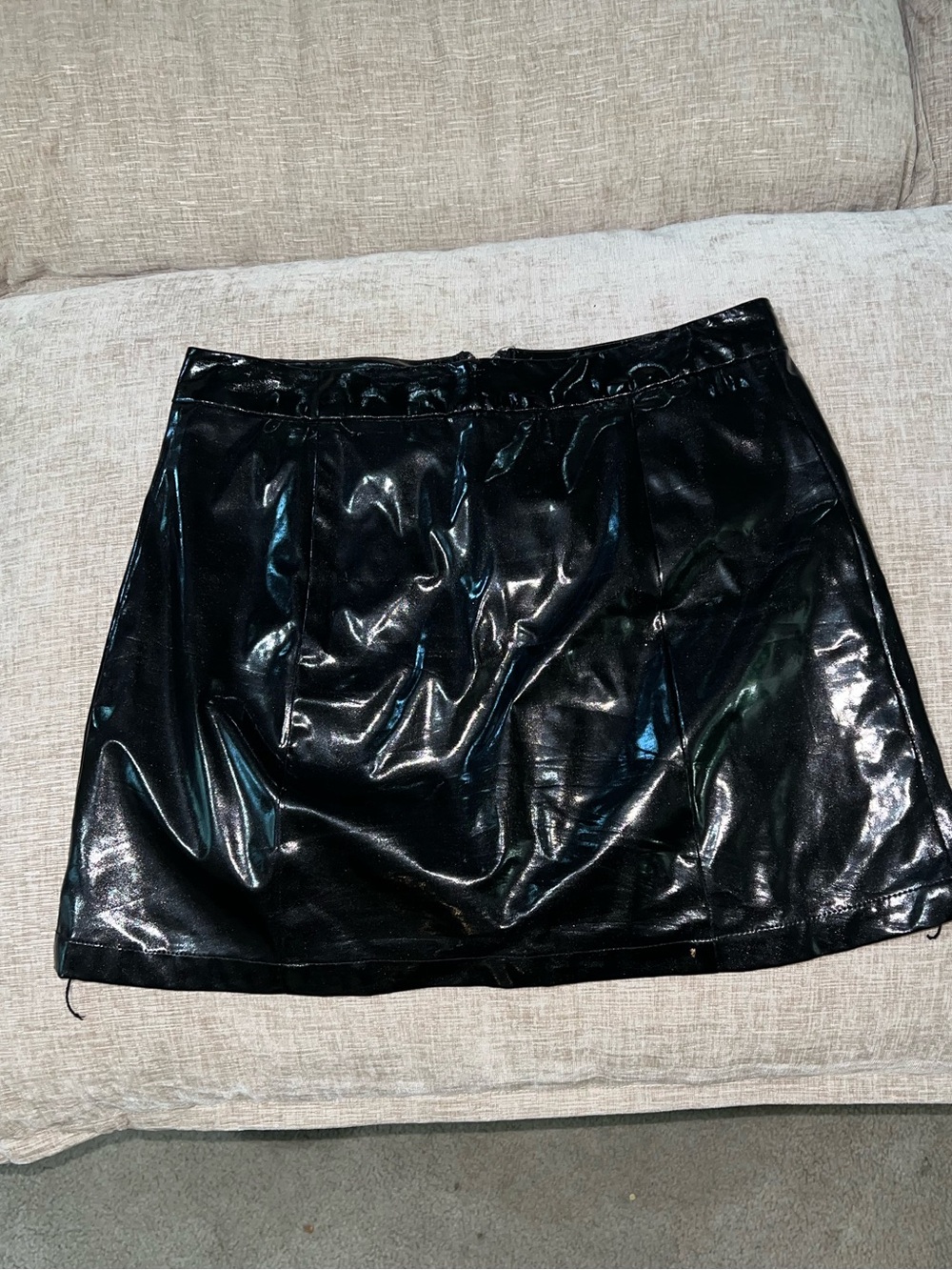 Guess Black Patent Mini Skirt Size 4 - Sleek Women's Skirt